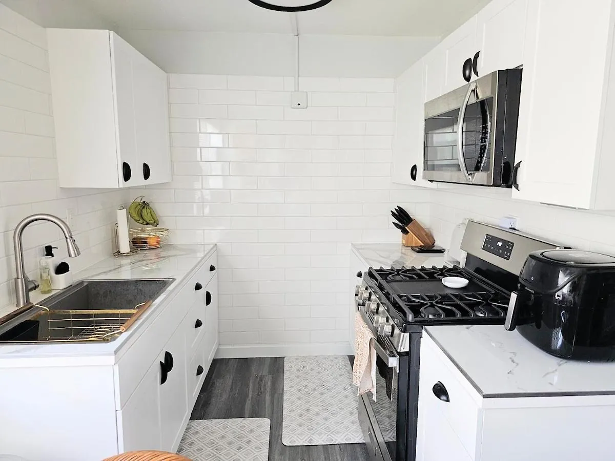 Comfort Location Reasonable Price 2 Blocks 2 The Beach Kailua-Kona