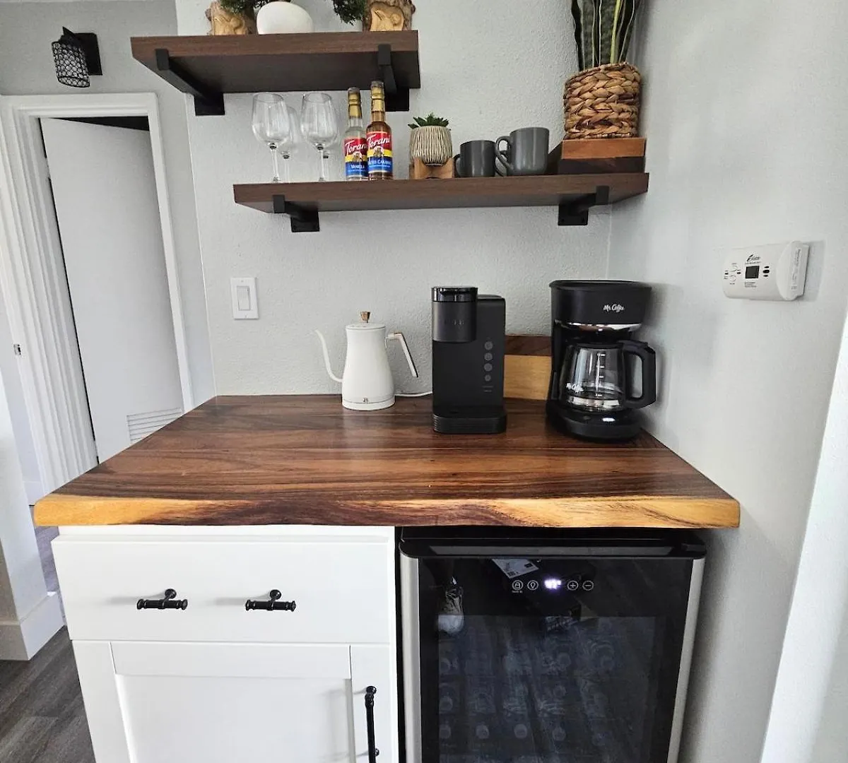 Comfort Location Reasonable Price 2 Blocks 2 The Beach Kailua-Kona Apartment