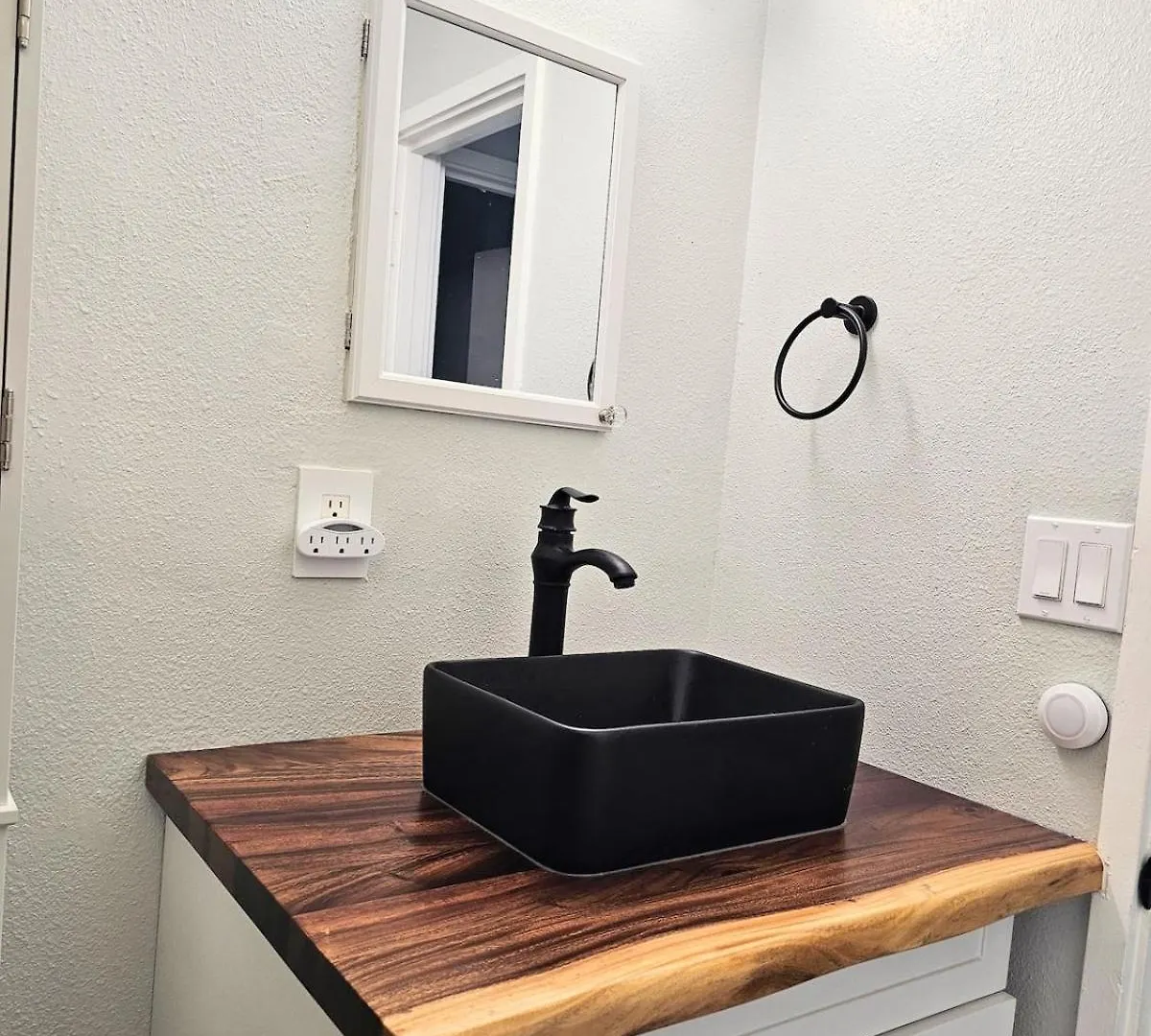 Apartment Comfort Location Reasonable Price 2 Blocks 2 The Beach Kailua-Kona United States
